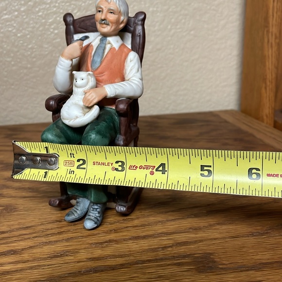 Vintage Ceramic Figurine Old Man In A Rocking Chair W/A Dog Pipe Made In Korea - Picture 11 of 11